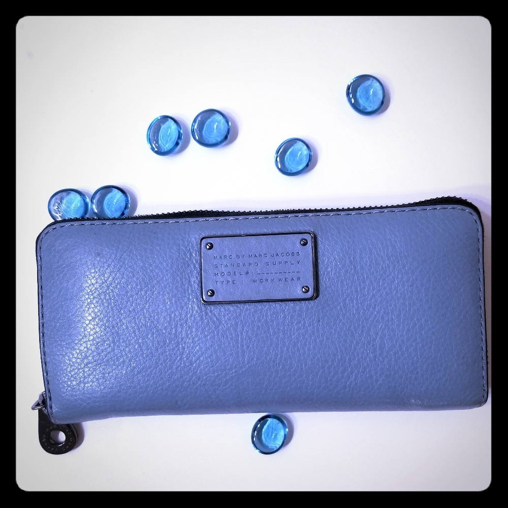 Marc By Marc Jacobs gray blue zip wallet